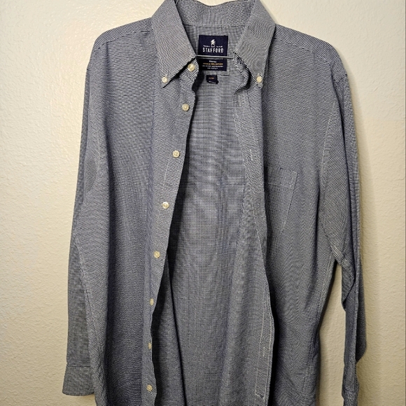 Men's Stafford Button Down Shirt in a dark blue and white design. 16 1/2 - 32/33 - Picture 8 of 10